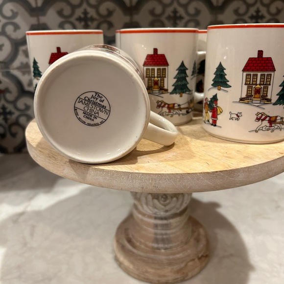 VINTAGE 1987 JAMESTOWN CHINA “JOY OF CHRISTMAS” MUGS- SET OF 6 - Picture 3 of 6